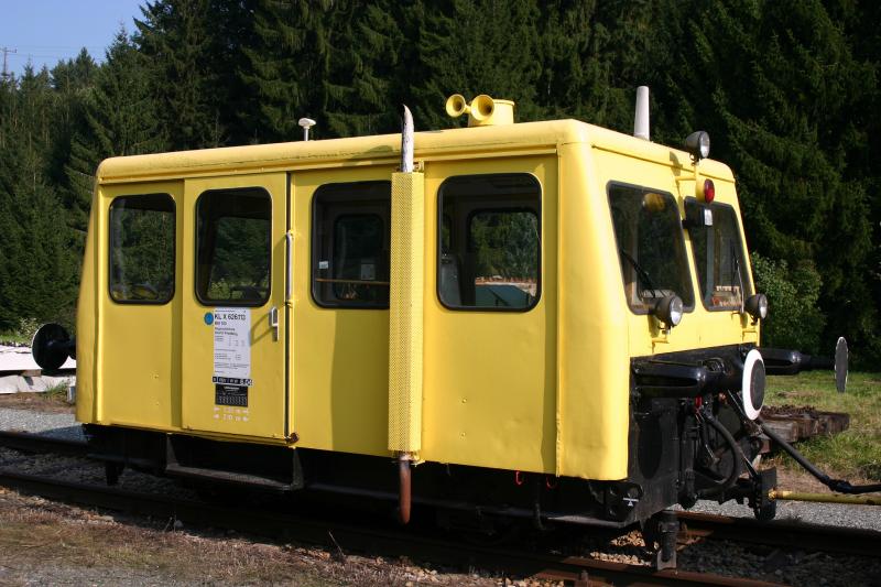 Motorbahnwagen KL X 626.113 am 9.10.2005 im Bahnhof Aspang.