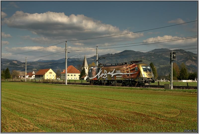 Mozart Taurus 1116 250 fhrt als Lokzug 89219 von Knittelfeld nach Zeltweg. Lind bei Zeltweg 24.04.2008