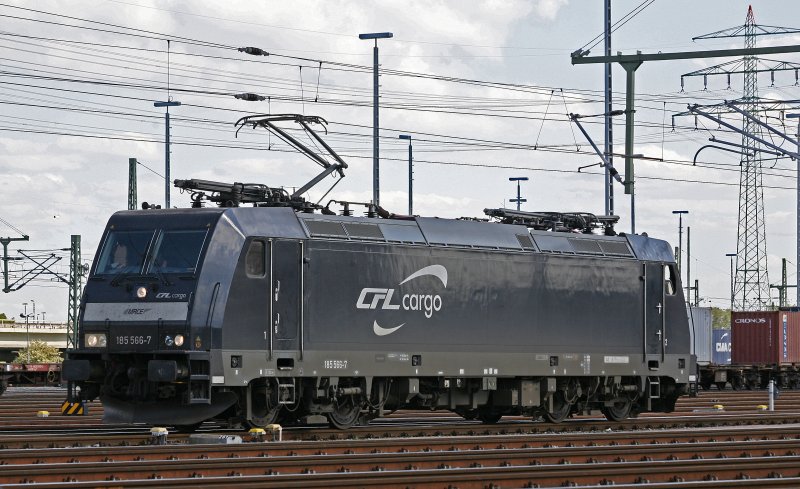 MRCE 185 566-7 im Dienst von CFL Cargo im Rbf. Alte-Sderelbe.