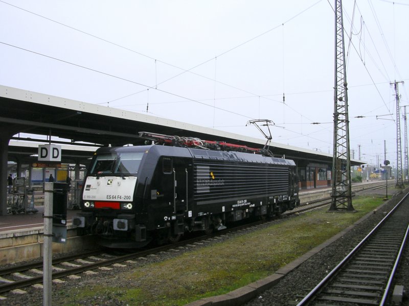 MRCE 189 200,ES64F4,LZ Durchfahrt Dortmund Hbf.,Gleis 18.(05.04.2009)
