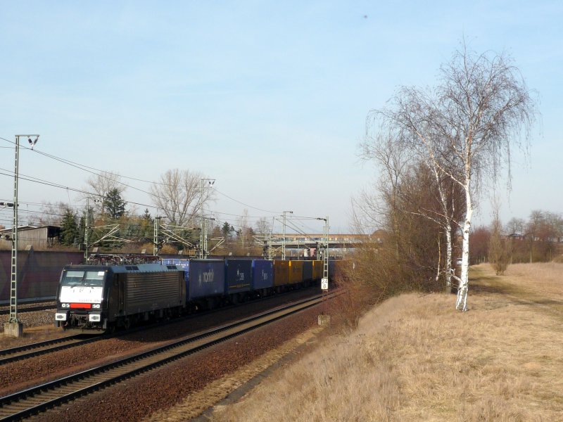 MRCE Dispolok ES 64 F4 - 998 mit KLV-Gterzug in Neuluheim auf dem Weg in den Sden. 25.02.09