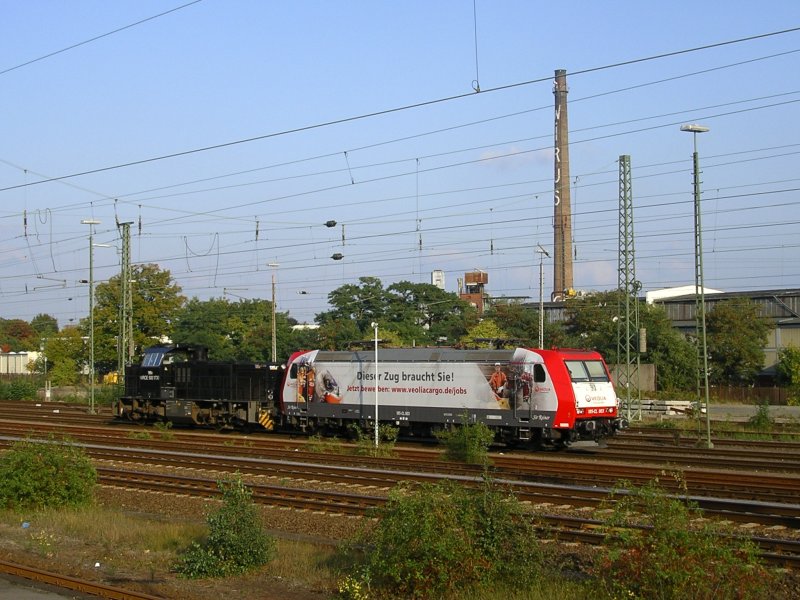 MRCE G1206 mit Veolia 185 CL 003  Sir Reiner  im Schlepp in Gtersloh.(24.09.2008)