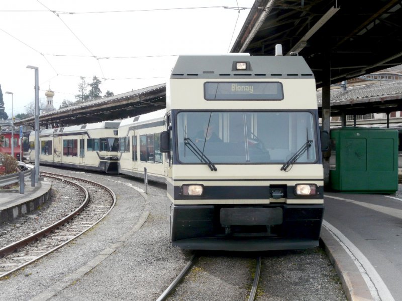 mrv - MOB Triebwagen Be 2/6 7003 und der Be 2/6 7001 im Bahnhof von Vevey am 24.03.2008