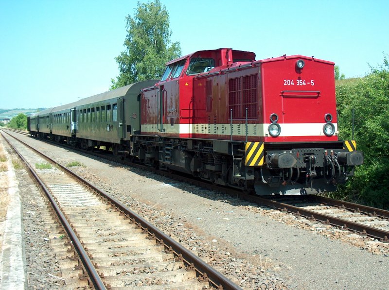 MTEG 204 354-5 mit dem DLr 99818 von Karsdorf nach Freyburg (Unstrut) im Bahnhof Karsdorf; 07.06.2008
