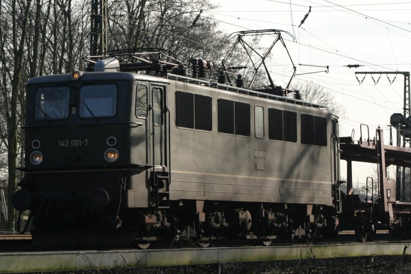 MTEG Lok 142 001-7 am 18.3.09 in Duisburg