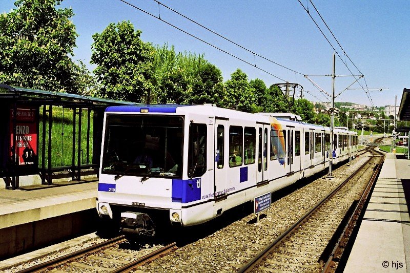 Mtro Ouest (m1): Bem 4/6 210 + 203 in der Station Mouline (30. April 2002)
