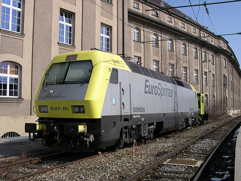 Mnchen 2006 - In voller Schnheit prsentiert sich am 18.03.2006 der Eurosprinter in Mnchen Hbf. 
