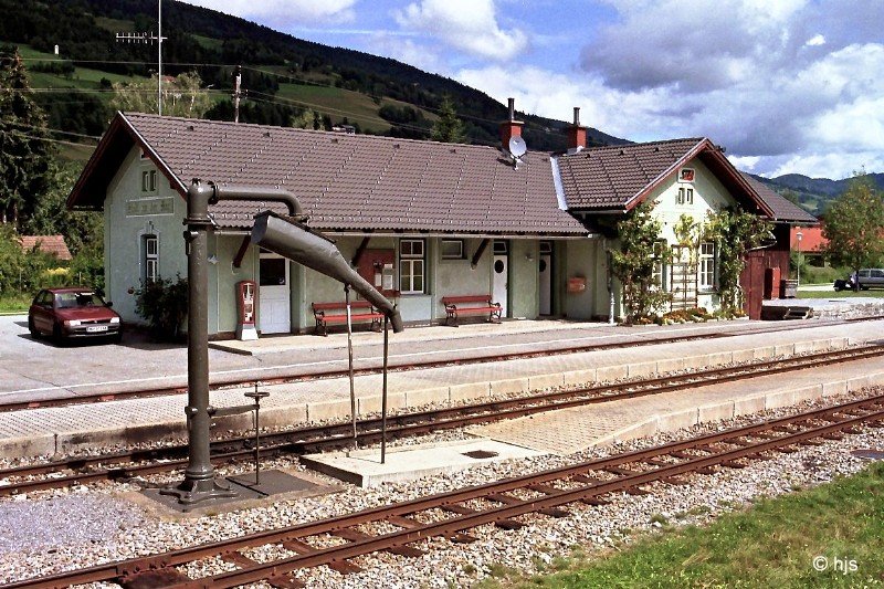 MURTALBAHN. Bahnhof Stadl an der Mur (frher: Stadl-Kaltwasser). Der Bahnhof ist heute leider nicht mehr besetzt und das Gebude ist teilweise zweckentfremdet (25. August 2006).