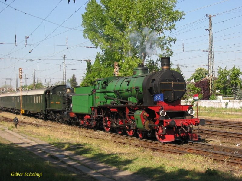 MV (ex Sdbahn)109 109 und 5521 der Great Western Railway mit Sonderzug aus Wolsztyn in Rkospalota-jpest am 02.05.2007.