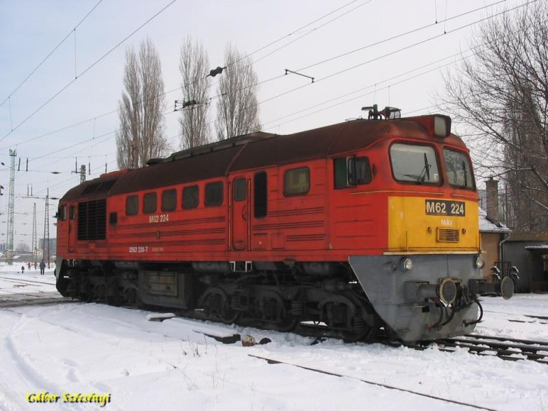 MV M62 224 verlt Budapest-Rkosrendező am 06.03.2006.