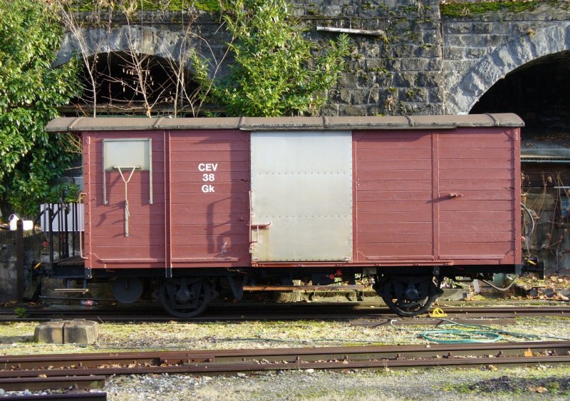 MVR ( CEV ) - Gterwagen Gk  38 Abgestellt im Bahnhofsareal von Vevey am 31.12.2006