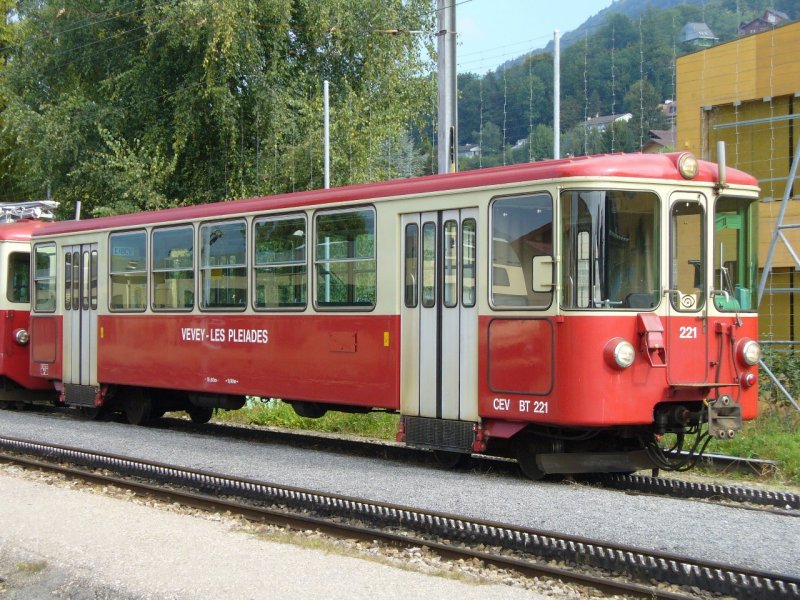 mvr / CEV - Abgestellter Steuerwagen Bt 221 im Bahnhof von Blonay am 09.09.2007