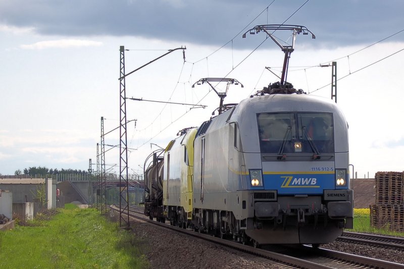 MWB 1116 912_5 mit Siemens Dispo und sagenhaften 2 Kesselwagen bei Lichtenfels Kbs 820 01.05.2008