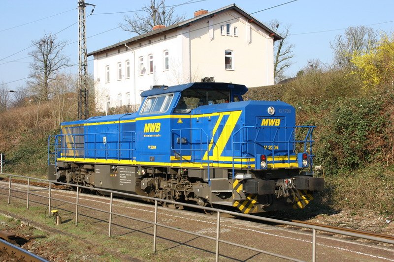 MWB mit MaK G1700 steht in Bad Kleinen am Bahnsteig 5 und wartet auf grn. 03/2007