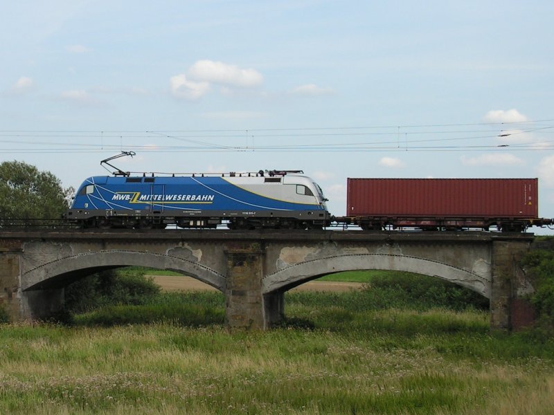MWB-Taurus mit Containerzug am 7.8.08 auf der KBS 380 Richtung Bremen unterwegs, kurz vor Verden (Aller).