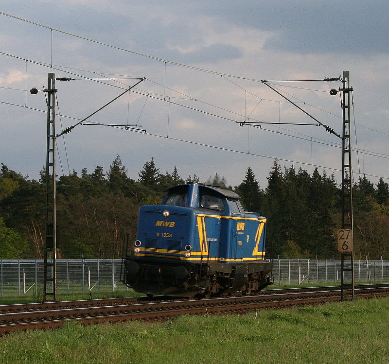 MWB V1353 als Tfzf zwischen Waghusel und Neuluheim, 25.04.2008.