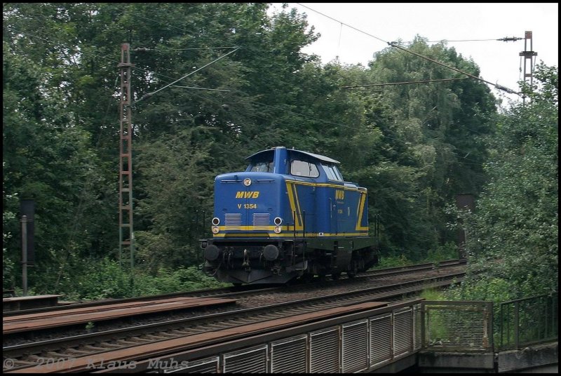 MWB V1354 (ex DB 213 341 / Bauj.1966) durchfhrt Wanne-Unser-Fritz.  10.07.2007