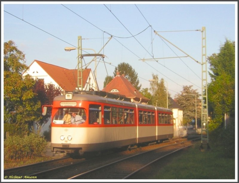 N-Triebwagen 112 (ex 812 Baujahr 1963 D�WAG) am 30.09.2007 bei der Einfahrt in Schwanheim als Sondertriebwagen anl�sslich des Frankfurter Tages der Verkehrsgeschichte.