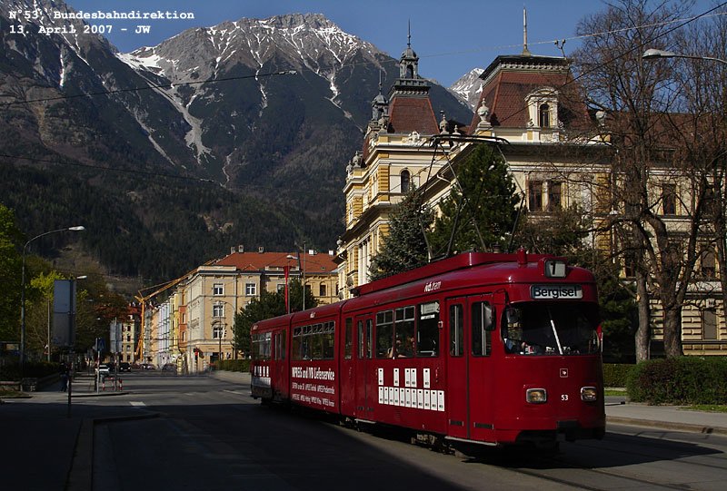 N53, wunderbare, wunderbar frisch lackierte Bahn vor der Bundesbahndirektion, der lblichen. 13. April 2007 kHds