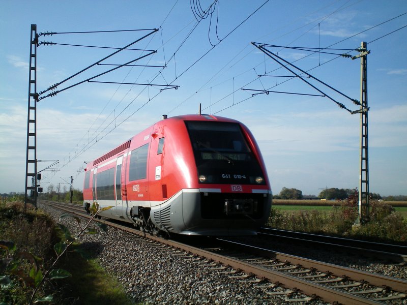 Na nu!!! Wo kommt denn dieser  Walfisch  her? Im planm��igen Dienst f�hrt diese BR 641 auf der Rheintalbahn nicht.Sie verkehren ab und an auf der Strecke Offenburg-Kehl