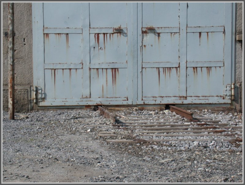  Nabelschur  durchgetrennt, so endet der Triebfahrzeugunterhalt im alten Depot in Heiden. (03.04.2007)