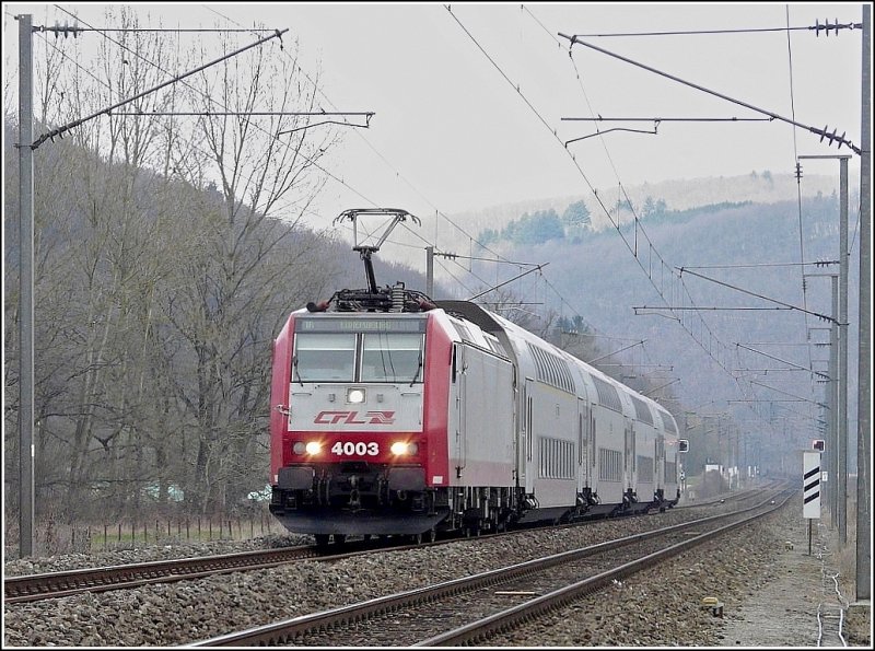 Nach der 4002 kam die 4003. Sie kam am 22.03.09 mit ihrem IR aus Troisvierges und fuhr in Erpeldange/Ettelbrck in Richtung Luxemburg an mir vorbei. (Jeanny)