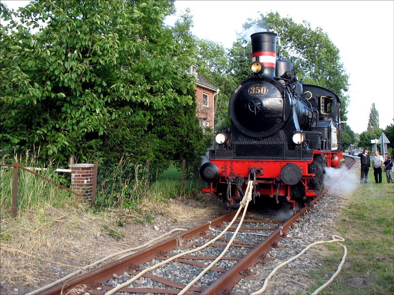 Nach 45 Minuten ist f�r mich immer noch nicht erkennbar, wielange  Karoline  noch auf wen wartet, um von Hand gezogen zu werden … und ich muss weiter; Geesthacht, 09.08.2008
