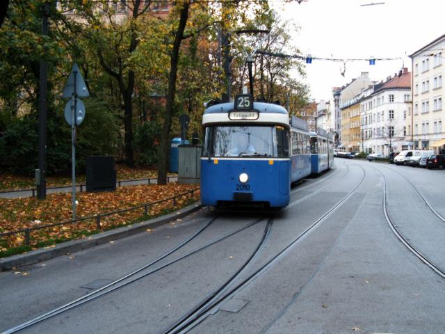 Nach Abwarten der Wendezeit verl�sst 2010 den Max-Weber-Platz.