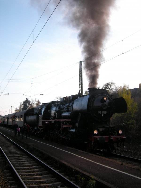 Nach dem Umsetzen ist 52 8195-1  richtig rum . 2.11.2008