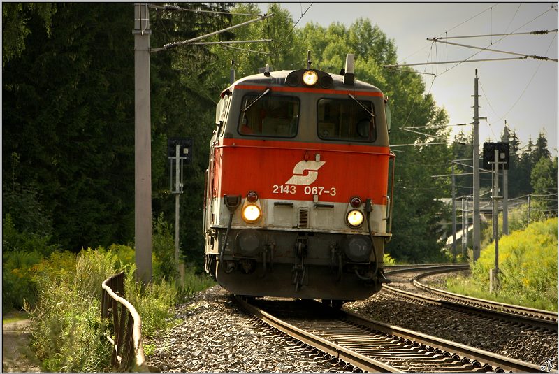 Nach einem Bauzugeinsatz in Scheifling fhrt 2043 067 wieder zurck nach Knittelfeld.Herzliche Gre an den Tfzf Mario !!!
Zeltweg 12.08.2009