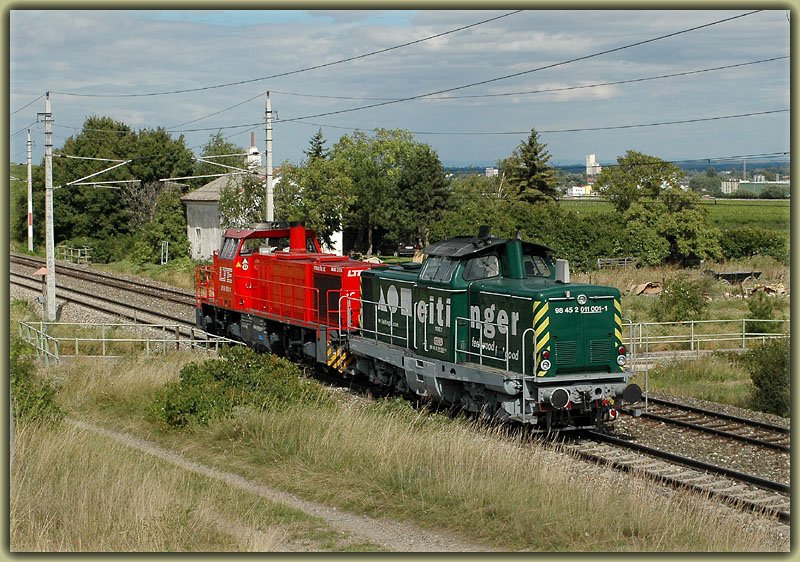 Nach Servicearbeiten in Graz wurde am 15.8.2006 LTE 2150 902 als LZ 38801 wieder nach Wien berstellt. Kalt mitgeschleppt wurde GKB 1100.1  Leitinger , die ab 17.8.2006 die LTE Zementzge zwischen Wien Liesing und dem Holcimwerk in Waldmhle bespannen wird. Die Aufnahme entstand an der Sdbahn zwischen Pfaffsttten und Gumpoldskirchen.
