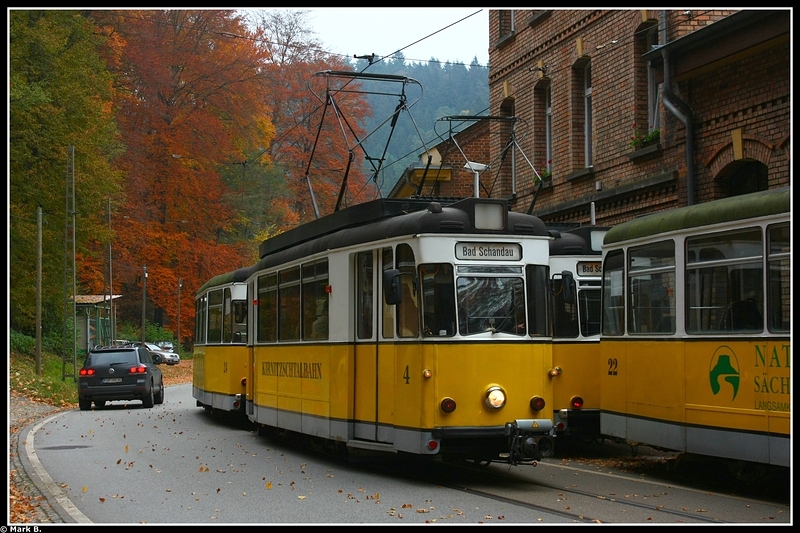 Nach der bergabe vom Stab kann es weiter gehen. Wagen 4 und sein Beiwagen fahren gleich richtung Kurpark aus sobald der Dreiwagenzug richtung Wasseflle die Strecke freigemacht hat. Aufgenommen am Betriebshof.