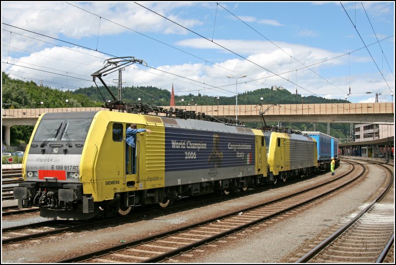 Nachdem die E189 917RT angekuppelt wurde, wird nun die Bremsprobe gemacht. (Kufstein 28.06.07)
