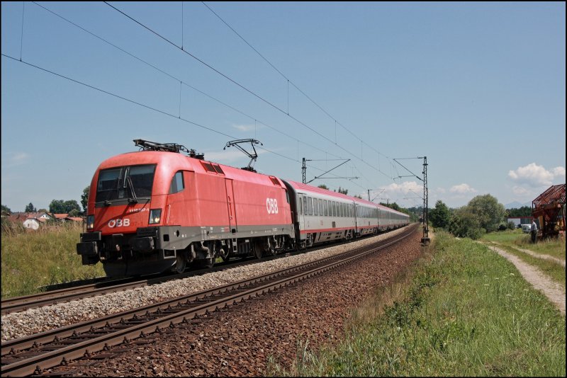 Nachdem schon 1116 038 und 039 erfolgreich auf den Chip gebannt werden konnte, konnte am Nachmittag noch die Schwesterlok 1116 037 mit dem EC 114  Wrthersee , Klagenfurt - Dortmund Hbf, bei Ostermnchen erlegt werden.
