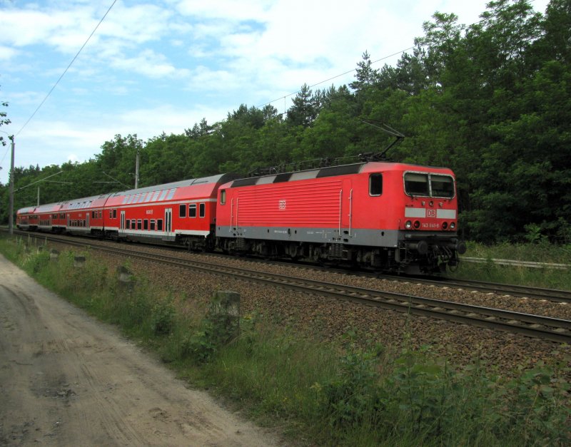 Nachschuss auf 143 641-9 mit der RB von Charlottenburg nach Senftenberg.