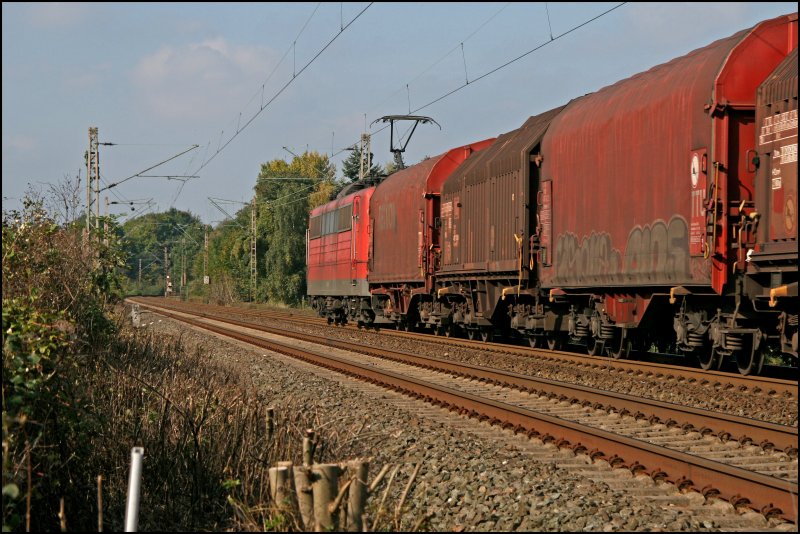 Nachschuss auf die 151 023. Die hier mit einem Coilzug Richtung Hagen unterwegs ist. (06.10.07)