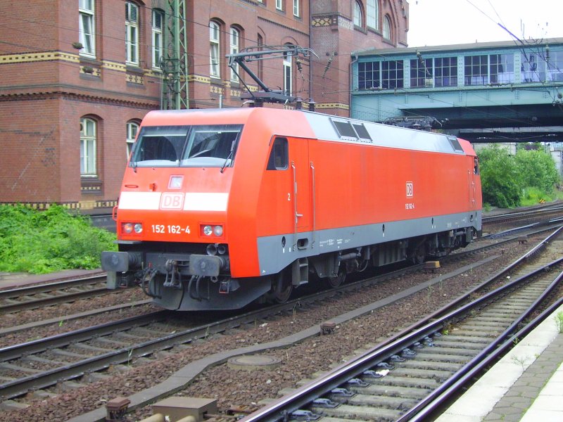 Nachschuss auf 152 162-4 in Hamburg-Harburg. 01.07.07