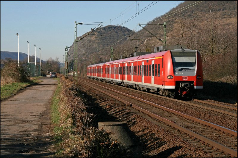 Nachschuss auf den 425 597/097 und dem 425 572/072 die beide als RE8 (RE 11320)  Rhein-Erft-Express  nach M�nchengladbach unterwegs sind. (09.02.2008)

