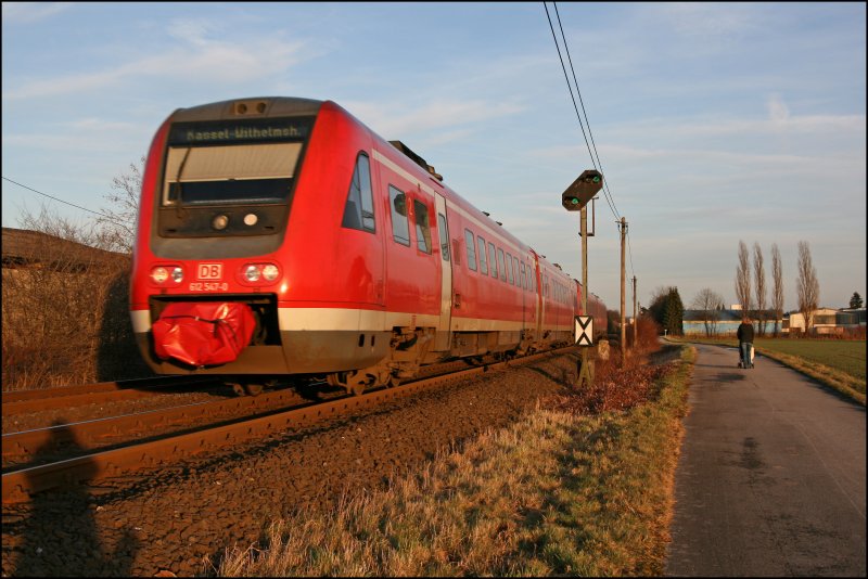 Nachschuss auf den 612 550/050 und den 612 047/550 die beide als RE17 (RE 3913)  Sauerland-Express  nach Kassel-Wilhelmshhe unterwegs sind. (28.12.07)