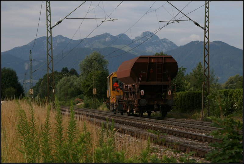 Nachschuss auf den Bauzug nach Kiefersfelden. Aufgenommen am 29.06.07
