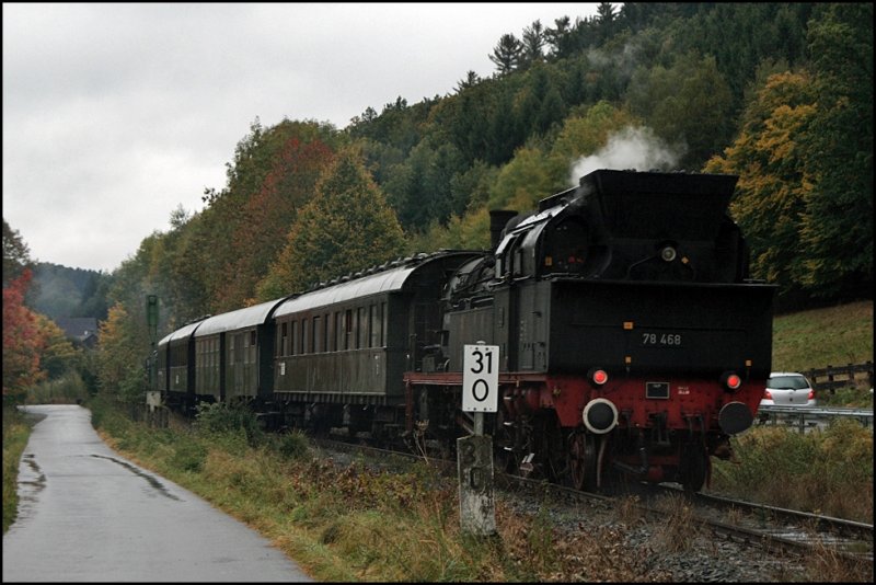Nachschuss auf den Dampfzug und der 78 468. (05.10.2008)