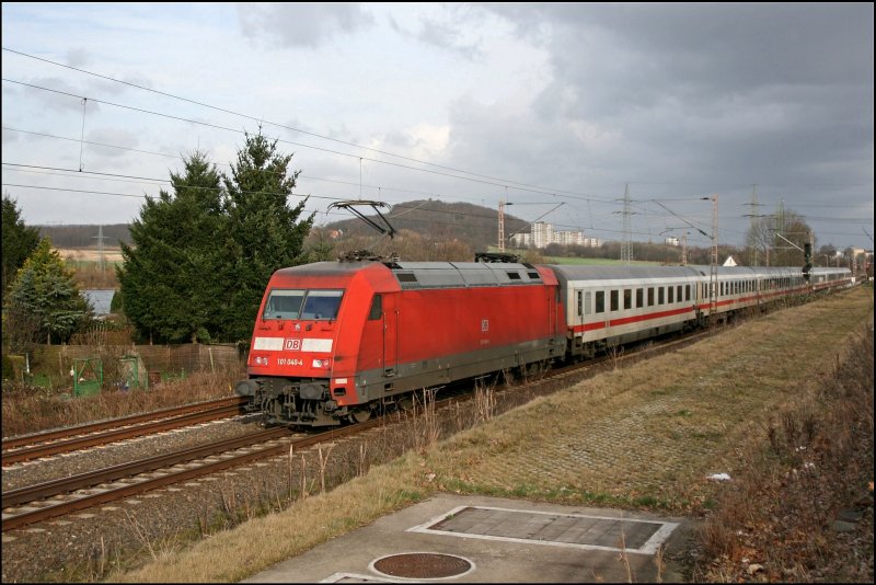 Nachschuss auf den InterCity 2048, von Leipzig Hbf nach Kln Hbf, den die 101 040 in die Rheinmetropole schiebt. (03.02.2008)