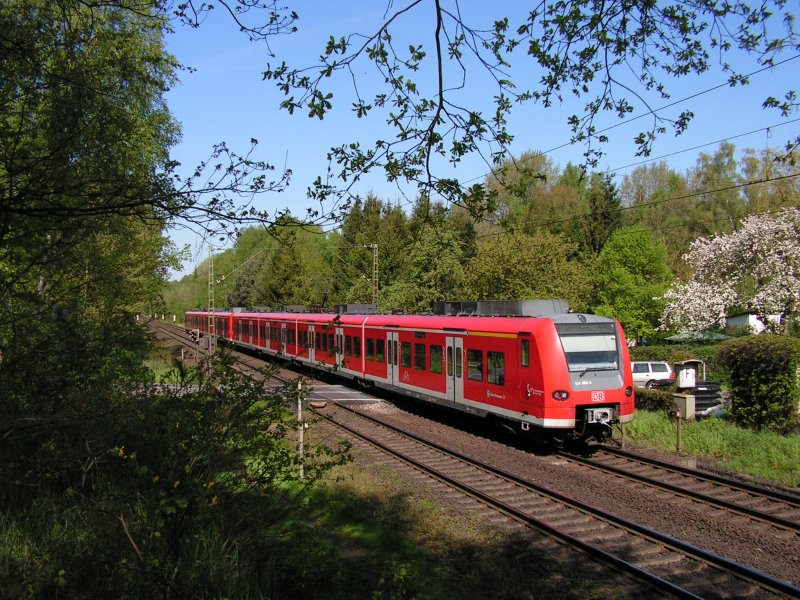Nachschuss auf die S2 Haste - Nienburg (Weser), kurz bevor sie ihre Endstation erreicht.