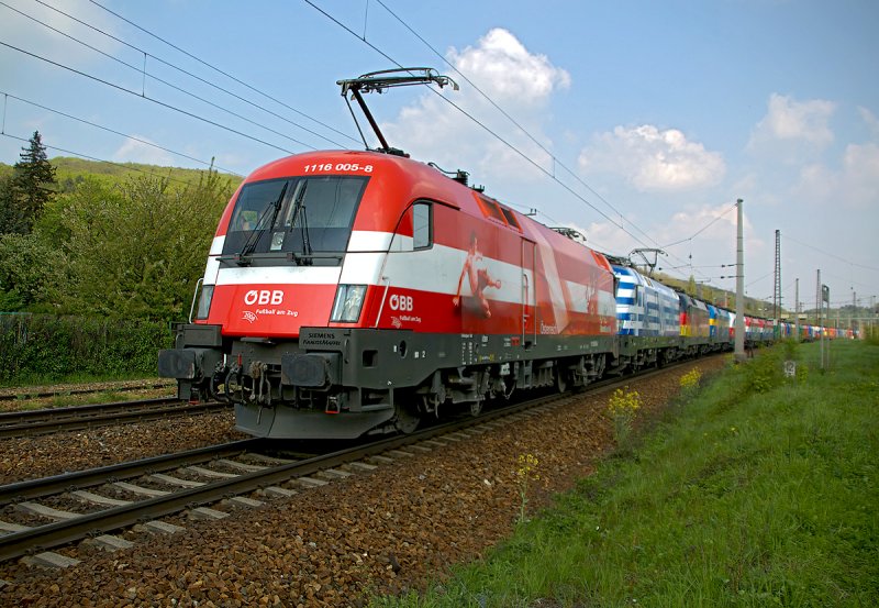 Nachschu auf das ultimative Highlight des heutigen Tages. EM Lokzug auf der Heimfahrt, am 26.04.2008 in Unter Purkersdorf.