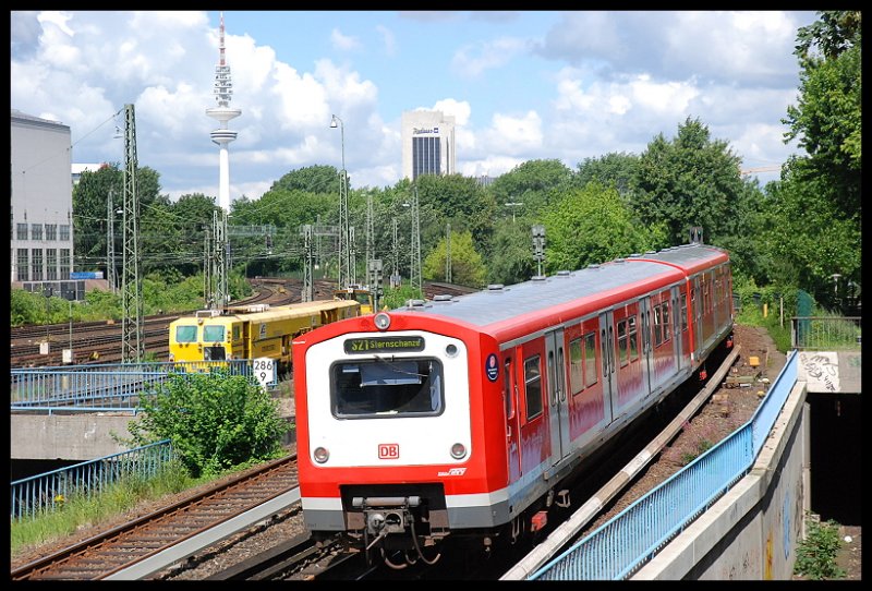 Nachschuss BR 472 Der S-Bahn Hamburg Der Linie S21 Fhrt Nach Sternschanze Nchste Station Dammtor 08.07.07