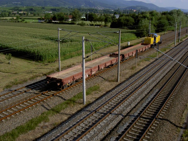 Nachschuss einer Rangierlok Richtung Offenburg auf der Rheintalbahn am 25. Juli 2008.