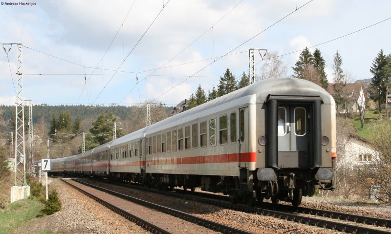 Nachschuss:101 100-6 mit dem IC 2006 (Konstanz-Dortmund) am km 69,1 26.4.08. Frher war der Zug komplett aus einer Inter GEio GAnritur gebildet heute sind nur die 2 letzen Wagen ex Interegio Wagen