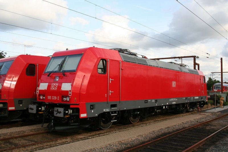 Nagelneue DB 185 328-2 am 24.6.2008 in Padborg. 

