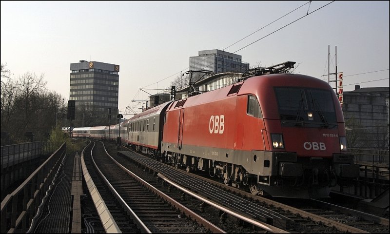 Natrlich war keine EM-Lok am EN490  HANS ALBERS , Wien Westbahnhof - Hamburg-Altona,... 1016 024 erreicht Dammtor. 