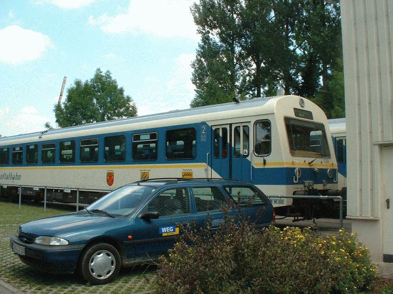 NE 81 VT421 der Wieslauftalbahn am 27.07.2002 im Bw Rudersberg